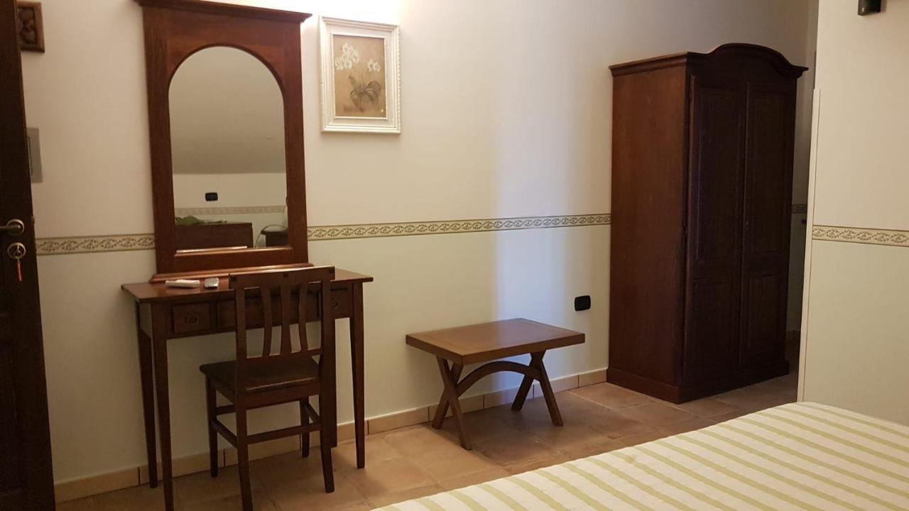 B&B L'Eucalipto Paola Buitenkant foto
