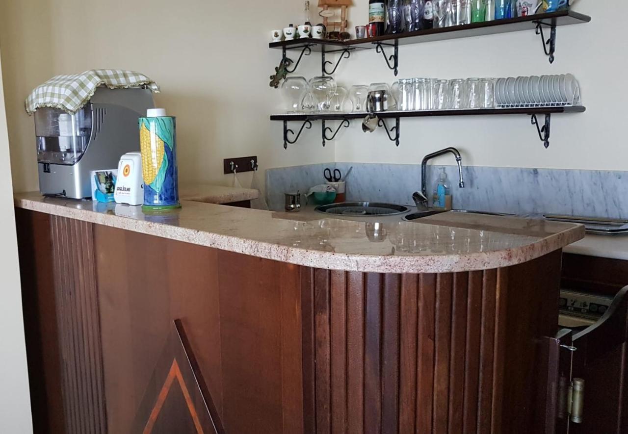 B&B L'Eucalipto Paola Buitenkant foto