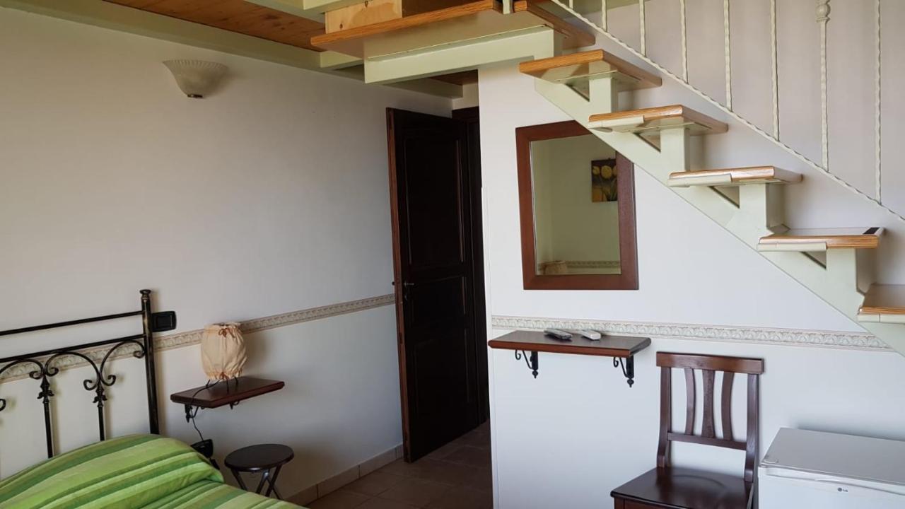 B&B L'Eucalipto Paola Buitenkant foto