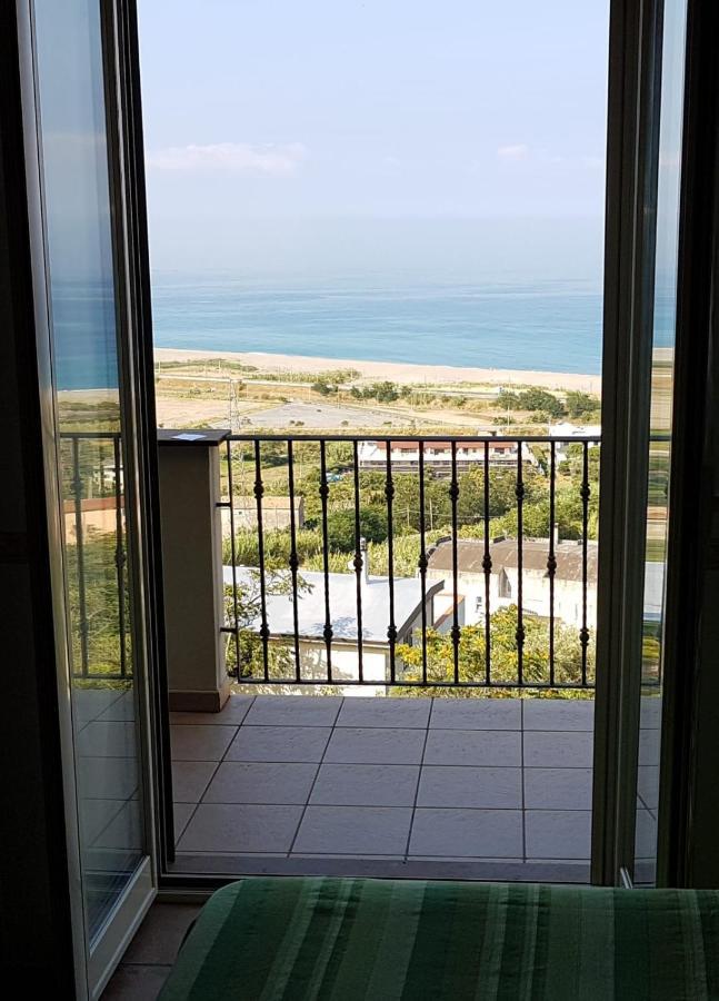 B&B L'Eucalipto Paola Buitenkant foto