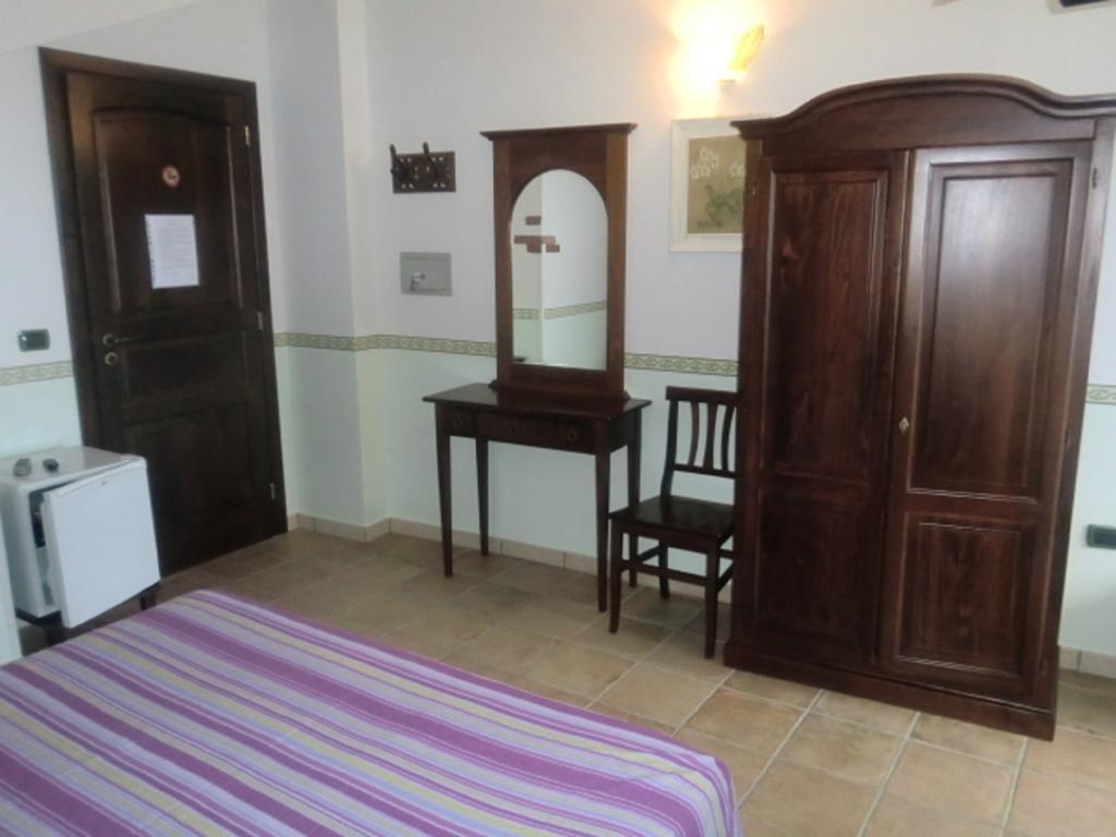 B&B L'Eucalipto Paola Buitenkant foto