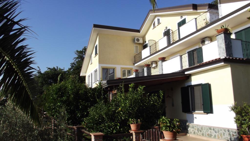 B&B L'Eucalipto Paola Buitenkant foto