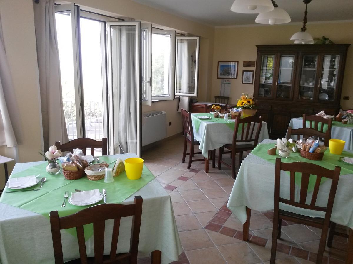 B&B L'Eucalipto Paola Buitenkant foto
