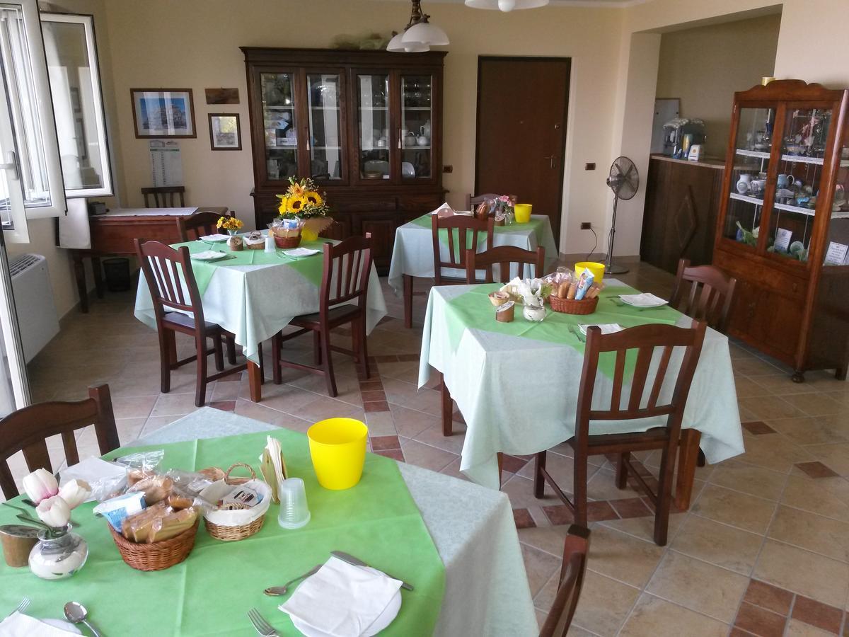 B&B L'Eucalipto Paola Buitenkant foto